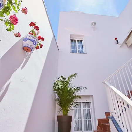 Guest house Azul 2*